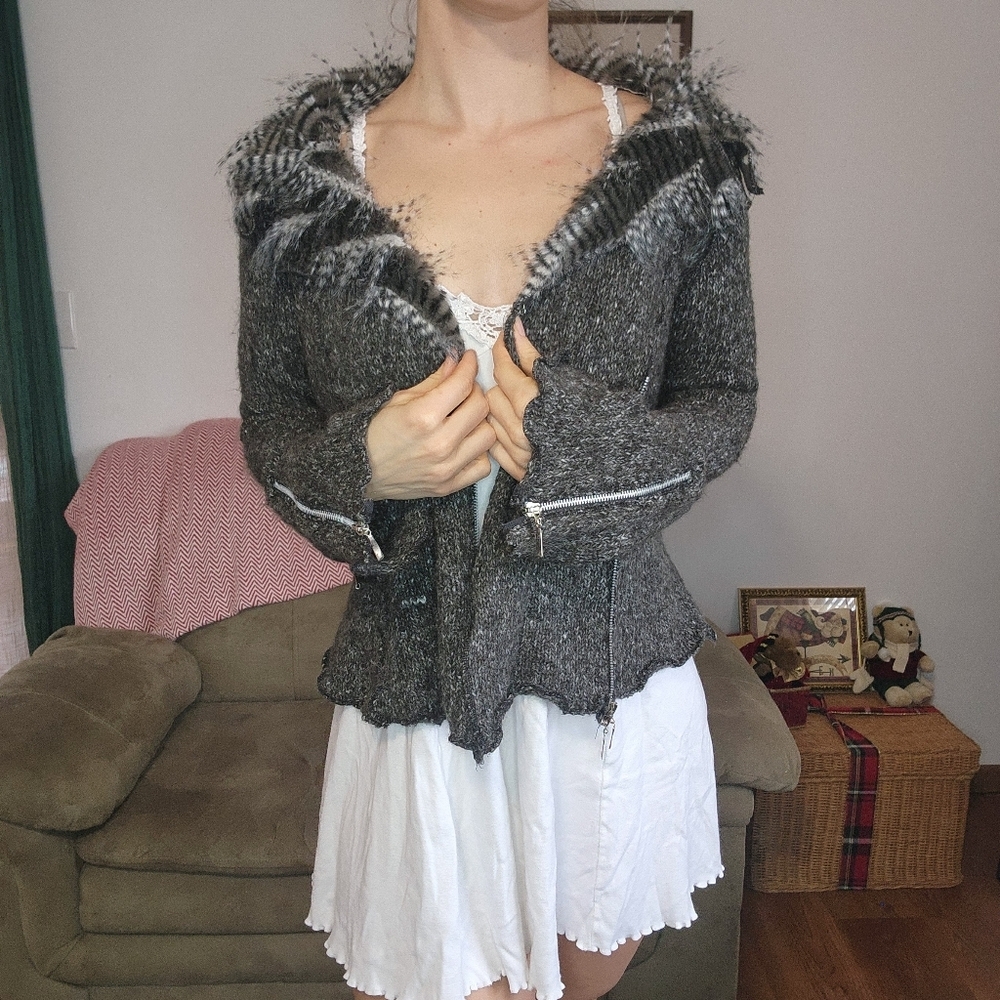 By Deep Los Angeles Y2K Faux Fur Collared Knit Jacket Size M/L - Picture 6 of 8